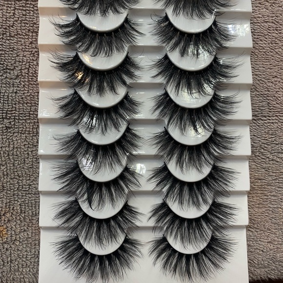 Eyelashes - Picture 2 of 3